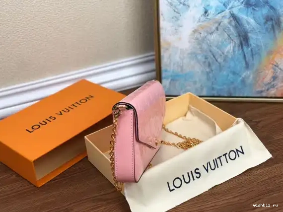 WIS POCHETTE VUITTON FÉLICIE LOUIS 0630
